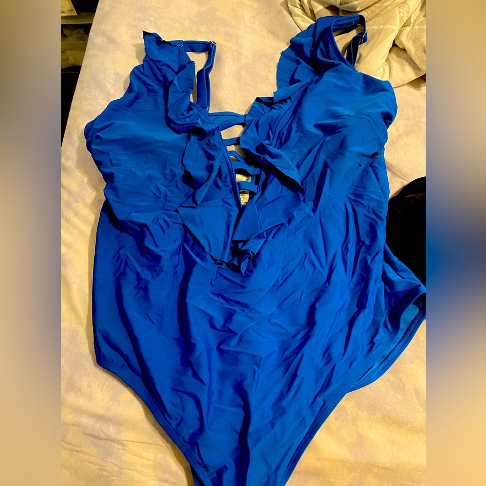 Preloved plus size one piece bathing suit